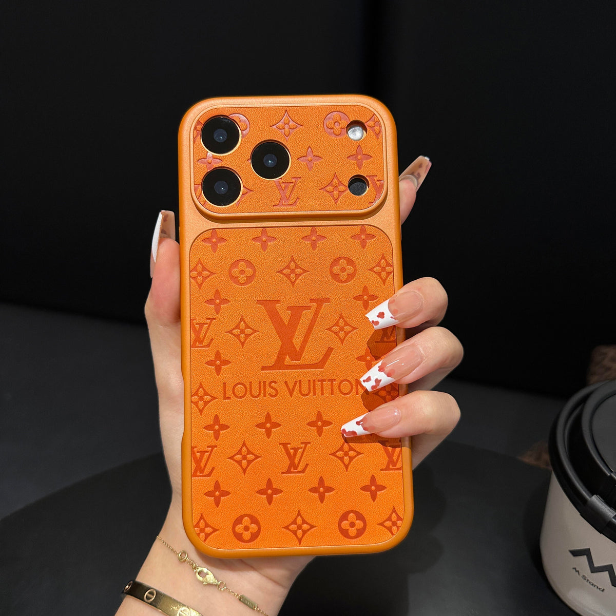 Luxusní pouzdro na iPhone s reliéfním vzorem
