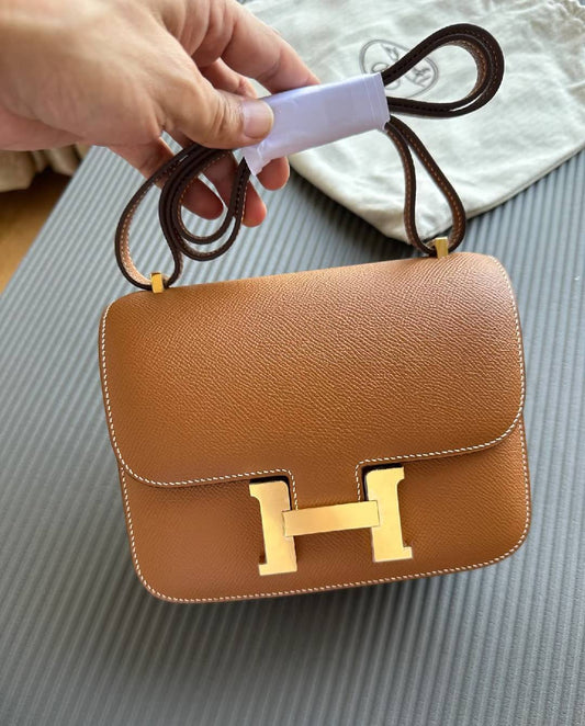 Luxusní crossbody taška přes rameno z kůže H Lock Constance