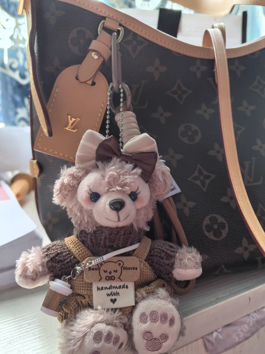 Limited Edition Sherry May Plush Keychain - Luxe Teddy Bear Bag Charm för designerhandväskor