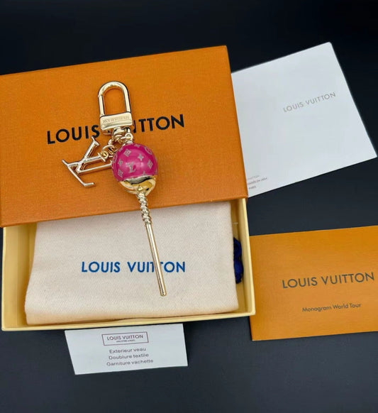 Luxusní lízátko Monogram Bag Charm Keychain