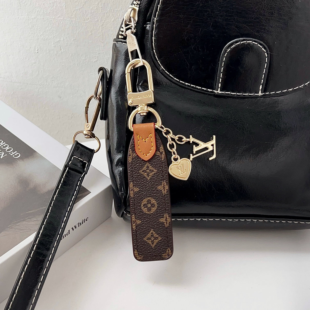 Charm Keychain Leathar só le variant Óir