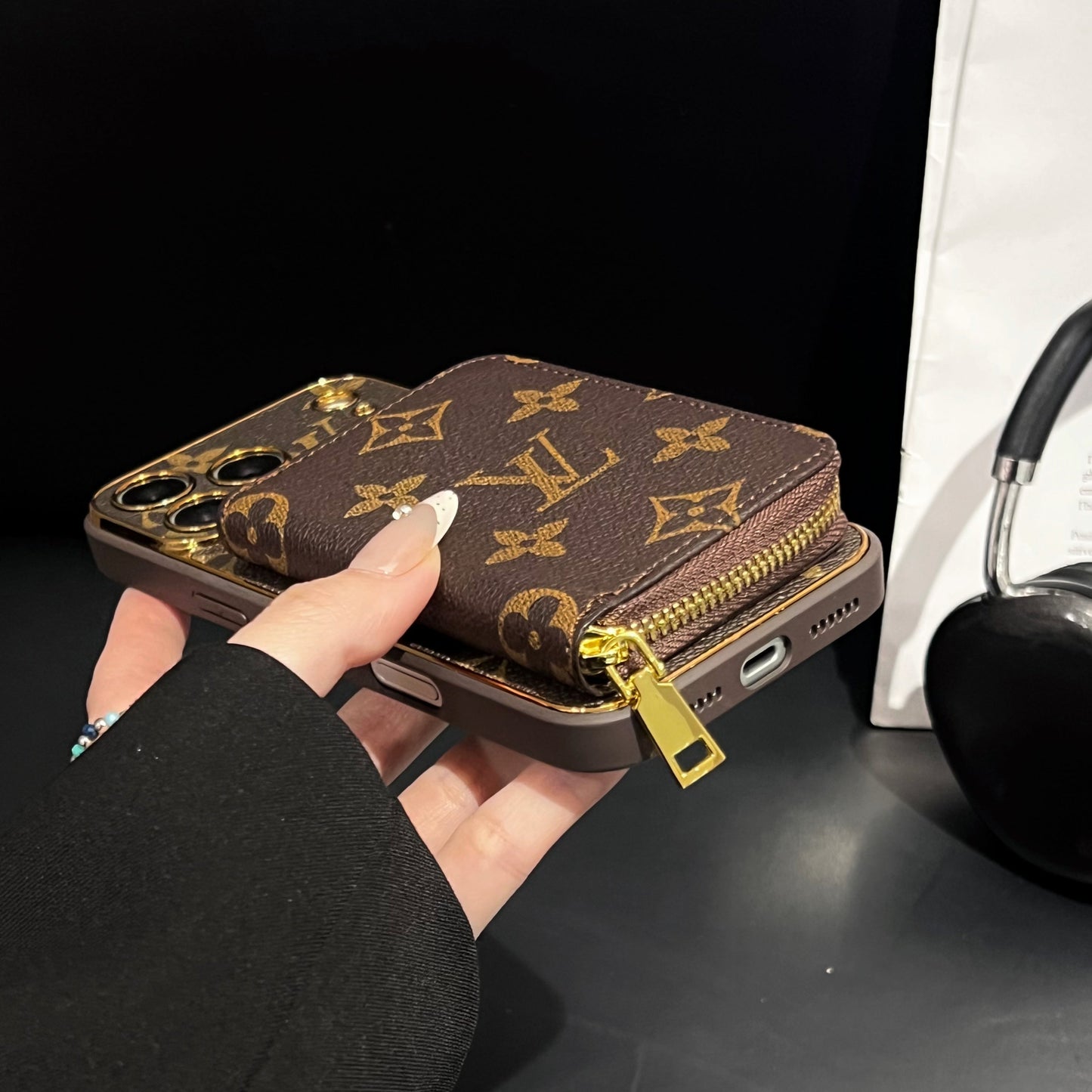 Luxury Zip Wallet 17 iPhone Case