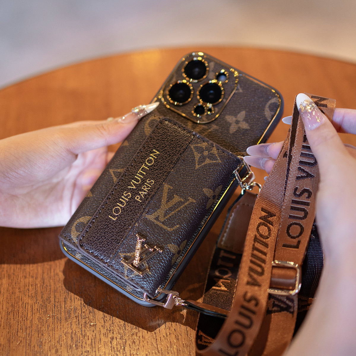 Étui pour iPhone en cuir avancé de luxe avec porte-carte et sangle