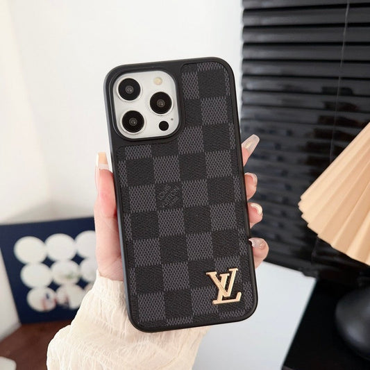 ラグジュアリーなブラック&ホワイトのiPhoneケース