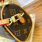 Klasična mini torba s bačvom s monogramom
