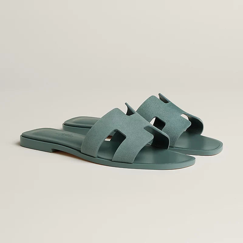 Minimal Double H Logo Slides – Minimal Chic Sandals